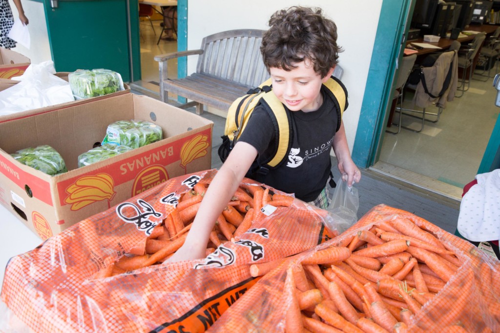 kid with healthy food